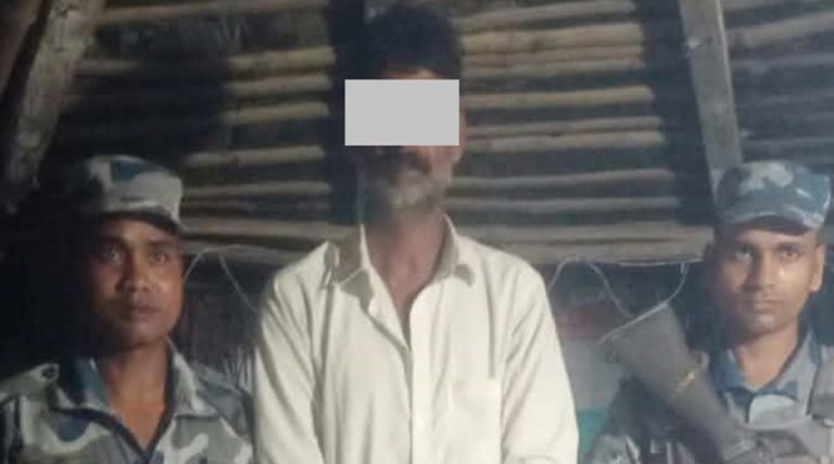 कटुवा पेस्तोलसहित एक जना पक्राउ