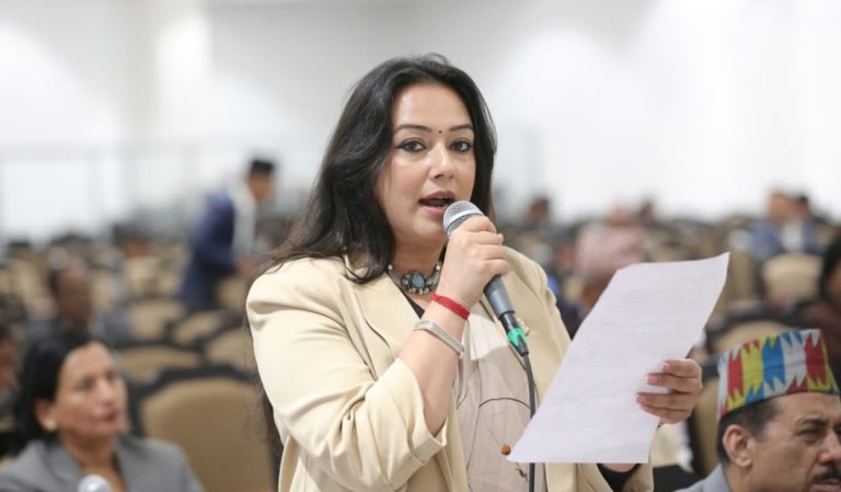 रुसमा रहेका नेपालीका समस्या समाधान गर्न सरकारसँग खुश्बु ओलीको माग