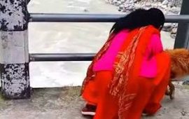 बझाङमा कुकुरलाई जिउँदै सेतीमा फाल्ने महिला पक्राउ