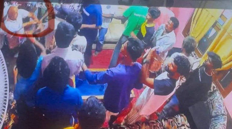औरही नगरपालिकामा मेयरमाथि हातपात प्रयास, अत्यावश्यक बाहेकका सेवा ठप्प