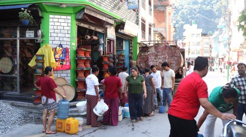 बाढी–पहिरोले क्षति पुर्‍याउँदा म्याग्दीको बेनीमा खानेपानी अभाव