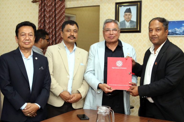 चेम्बरले उद्योगमन्त्रीलाई बुझायो व्यापारिक उधारो असुली सम्बन्धी विधेयकको प्रारम्भिक मस्यौदा