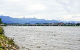 नारायणीको बाढी खतराको तह नजिक, गण्डक ब्यारेजका सबै ढोका खुला