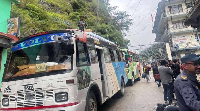 यी हुन् चीनतर्फ फसेर तातोपानी नाका हुँदै आएका ११४ नेपाली (नामावली)
