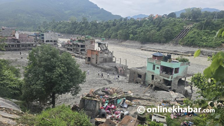 बाढी प्रभावित जिल्लामा स्वास्थ्य बीमा सहज बनाइयो, सहभुक्तानी र क्यापिङ हटाउने निर्णय