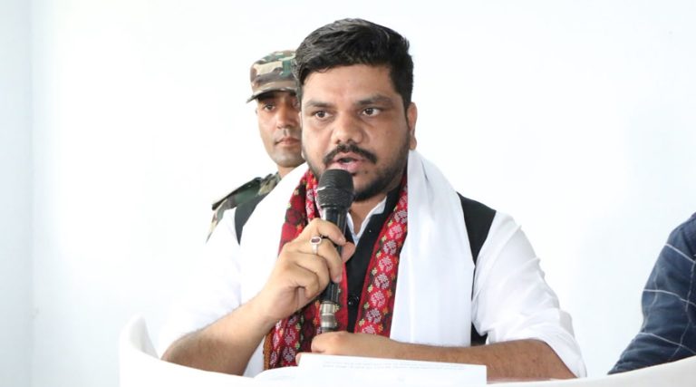 यसवर्षमा एक लाख युवालाई ‘जब म्याचिङ’मार्फत देशभित्रै रोजगारी दिन्छौं : श्रममन्त्री यादव