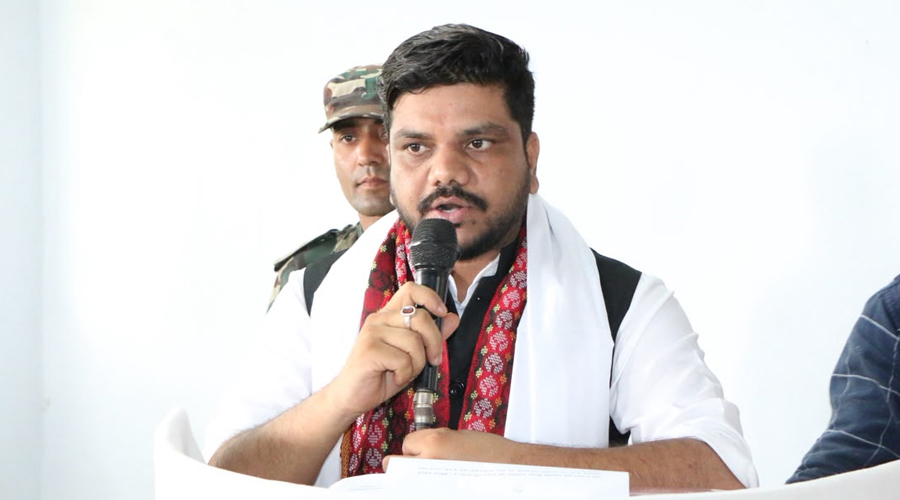 यसवर्षमा एक लाख युवालाई ‘जब म्याचिङ’मार्फत देशभित्रै रोजगारी दिन्छौं : श्रममन्त्री यादव