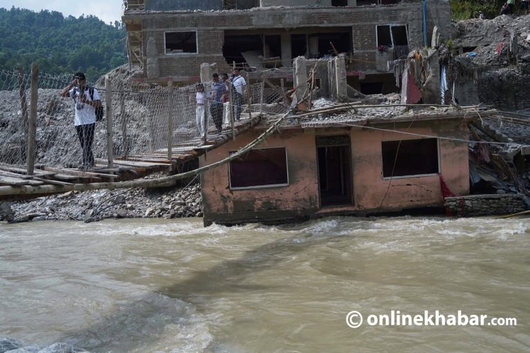 रसुवा बाढी : बिमितको हदम्याद नाघेकै आधारमा दाबी अस्वीकार गर्न नपाइने