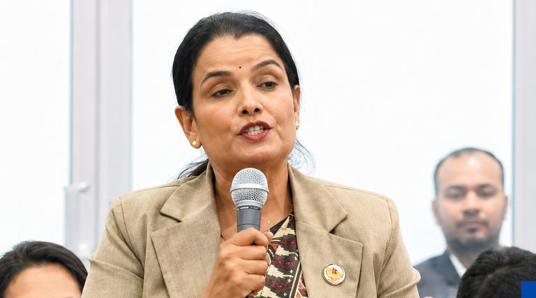 सरकारको दाबी र नागरिकको भोगाइबीच ठूलो फरक देखिन्छ : सांसद झा