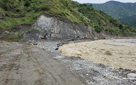 बीपी राजमार्गमा रोशी खोलाले बगाएका अस्थायी डाइभर्सन निर्माण सुरु