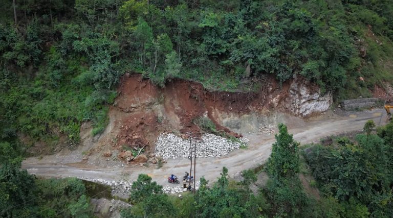 सल्यानका सबै सडकमा रात्रिकालीन यात्रामा रोक