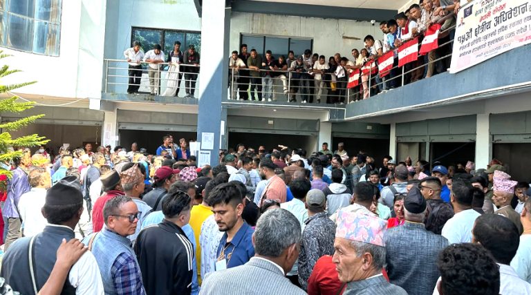 सिन्धुपाल्चोक-२ को कांग्रेस अधिवेशनमा विवाद, वंशलाल तामाङ पक्षमाथि धाँधलीको आरोप