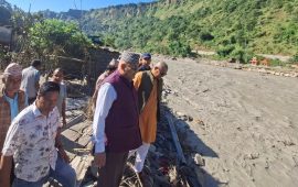 मुख्यमन्त्री पाण्डेद्वारा बाढी प्रभावित क्षेत्रको निरीक्षण