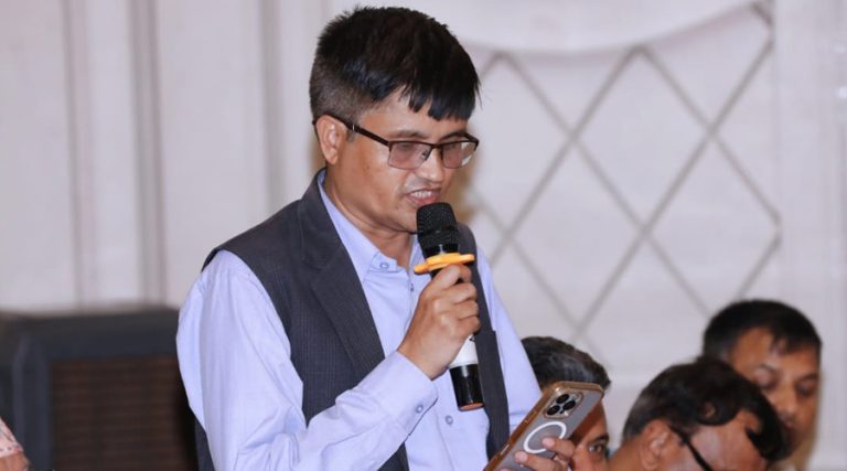 एमाले बैठकमा सूर्य थापाले भने- ७० वर्षे उमेरहद रामवाण होइन, पार्टीलाई डिबेट क्लब नबनाऔं  