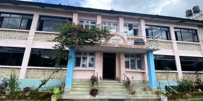 दोहोरो नागरिकता प्रकरणमा पक्राउ परेका दिदी-भाइ धरौटीमा रिहा