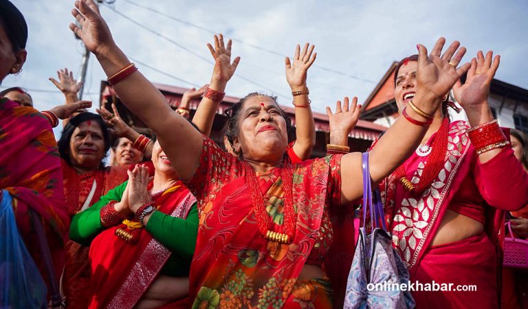 पशुपतिमा तीजको रौनक (तस्वीरहरू)   