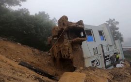 ललितपुरमा साढे दुई तले घर ढल्यो