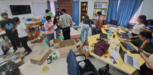 बाढीपीडितलाई सघाउन सामाजि‌क सञ्जालको एउटा आह्वान : यसरी जुट्यो स्वयंसेवी समूह