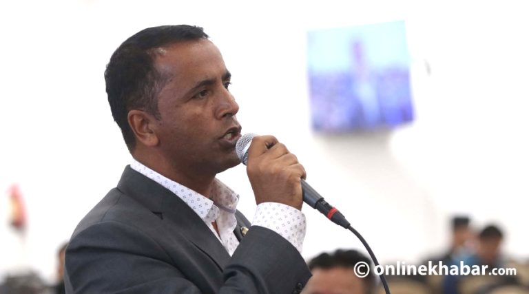 नेकपा प्रमुख सचेतकले भने– रास्वपाको १८२ सिट छ, तर संसद्‌मा उपस्थिति देख्दा टिठ लाग्छ