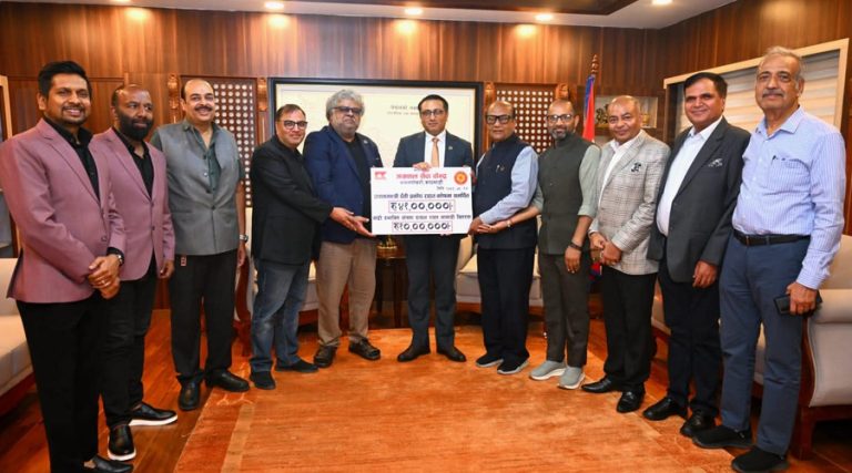 प्रधानमन्त्री दैवी प्रकोप उद्धार कोषमा अग्रवाल सेवा केन्द्रको ४१ लाख सहयोग