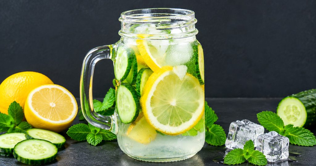 किन ट्रेन्डिङमा छ अल्कलाइन वाटर ?