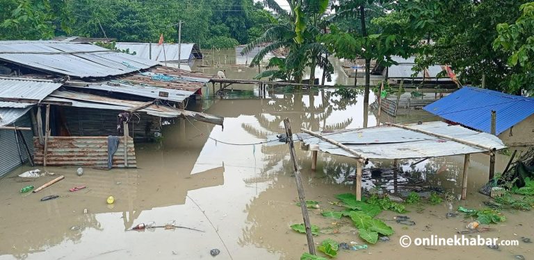 बाढीमात्र होइन, ऋणले पनि डुबाउँदै छ सुकुमवासी बस्ती