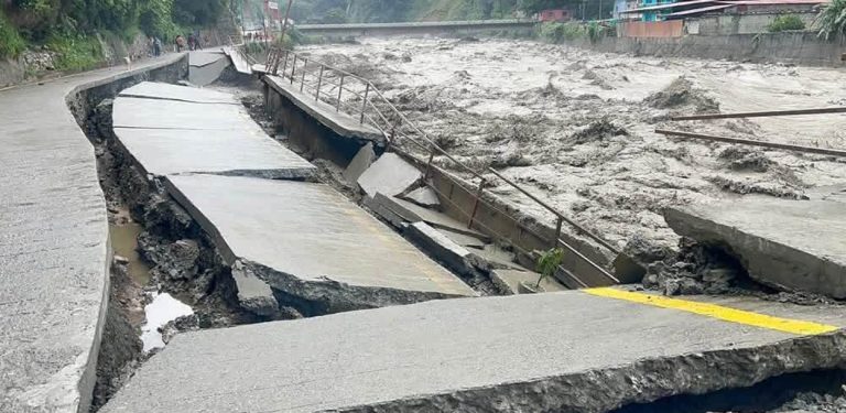 म्याग्दी सदरमुकाम बेनीमा कालीगण्डकीको कटान 