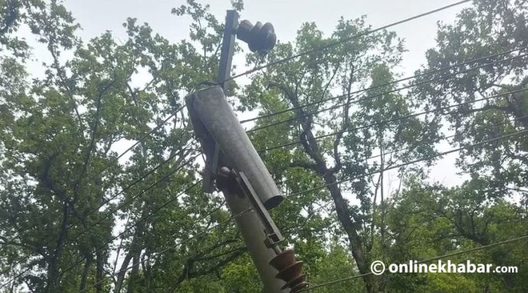 लगातारको वर्षाले सुर्खेतमा विद्युत् सेवा प्रभावित