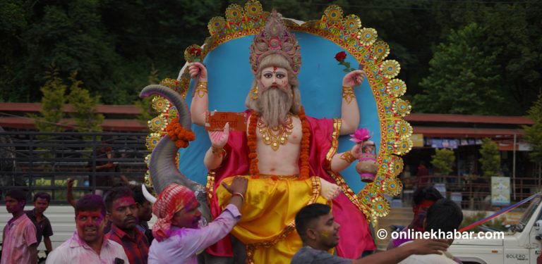 चोभारमा विश्वकर्माको विसर्जन (तस्वीरहरू )
