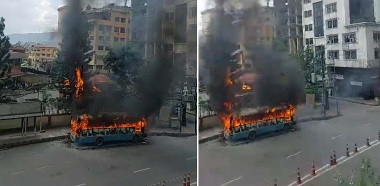 त्रिपुरेश्वरमा बसमा आगलागी घटना : भित्रै थिए चालक, उपचारका लागि पठाइयो अस्पताल