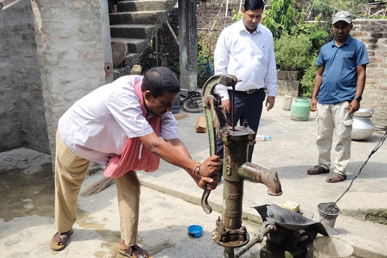 बेतौना-हरिपुर खानेपानी समस्या समाधानबारे अध्ययन गर्दै प्राविधिक टोली 