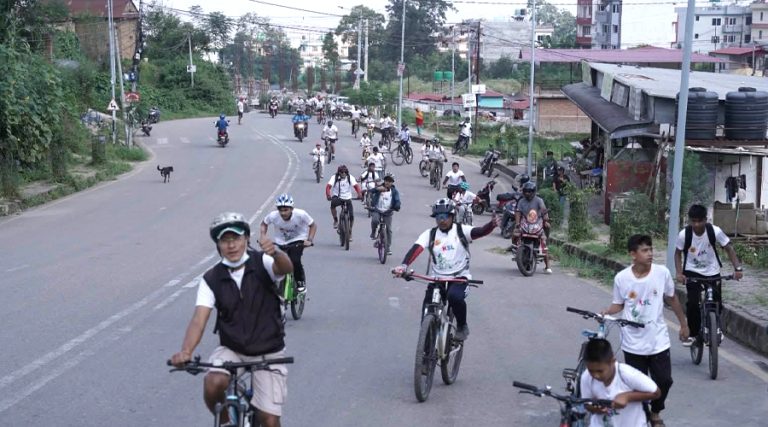 संविधान दिवसमा काठमाडौं शिक्षालयको साइकल र्‍याली
