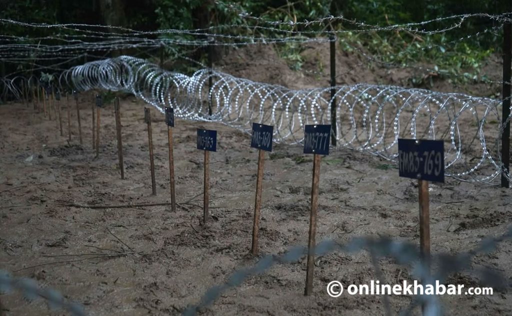 गोकर्णमा आज पनि गाडिँदैछन् बाढीका शव