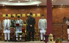 नवनियुक्त उद्योगमन्त्री साहले लिए शपथ