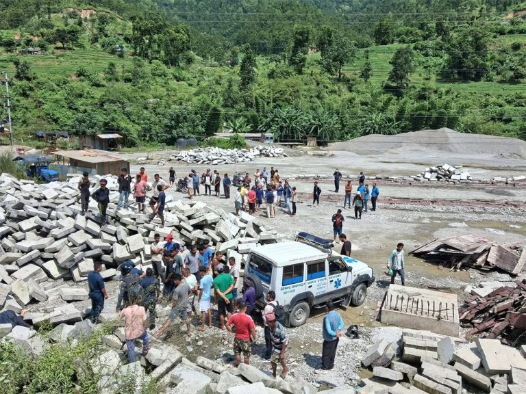 धादिङको थाक्रेमा मोटरसाइकल दुर्घटना हुँदा २ जनाको मृत्यु