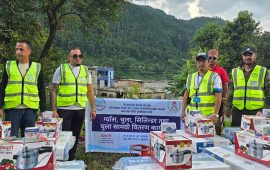एनआरएनएद्वारा रसुवा र नुवाकोटका बाढीपीडितलाई राहत