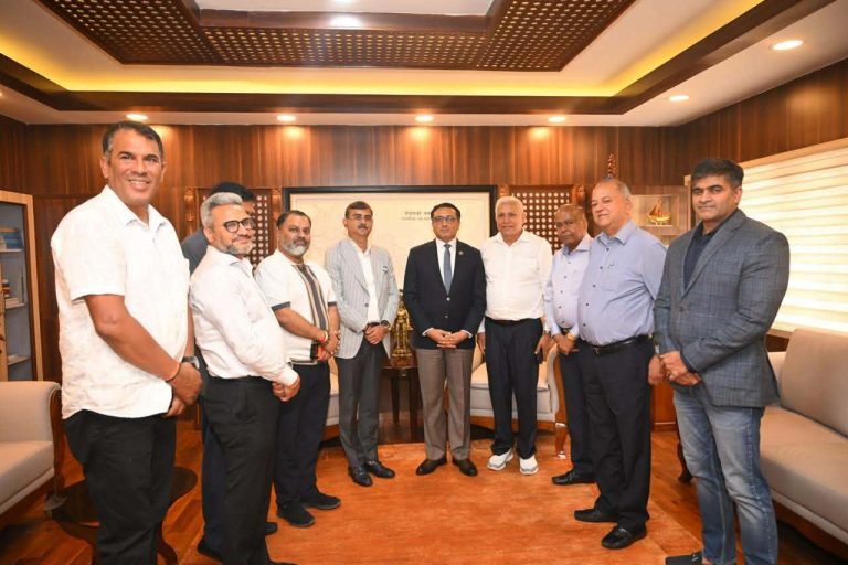 बाढीपीडितलाई घिउ तेल उत्पादक संघको १ करोड १ लाख रुपैयाँ सहयोग