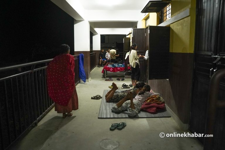 रसुवा बाढीबाट प्रभावित १ हजार ५० जना अझै होल्डिङ सेन्टरमा
