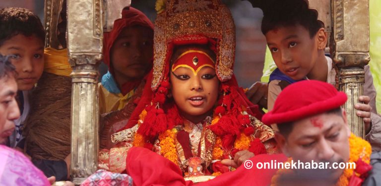 कुमारी, गणेश र भैरवको दर्शन गर्न राष्ट्रपतिसहित विशिष्टहरू वसन्तपुरमा (फोटो फिचर)