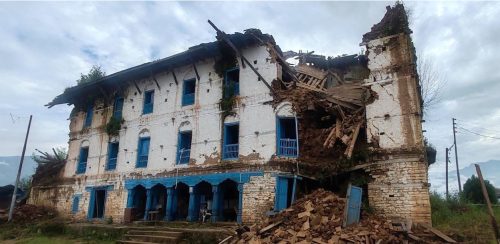 भूकम्पले थलिएको जाजरकोटको सेतो दरबार थप जीर्ण, इतिहास मेटिने चिन्ता