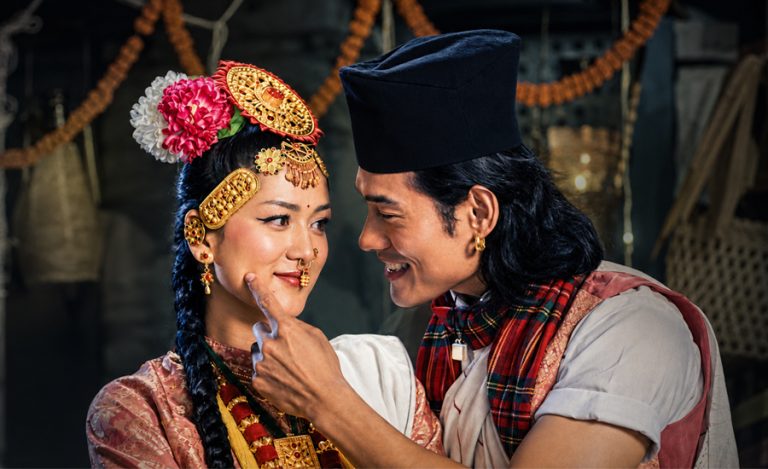 ‘खुस्मा’ को नयाँ गीत ‘जाले रुमाल मायालाई’ मा उपासना र सोनमको छमछमी
