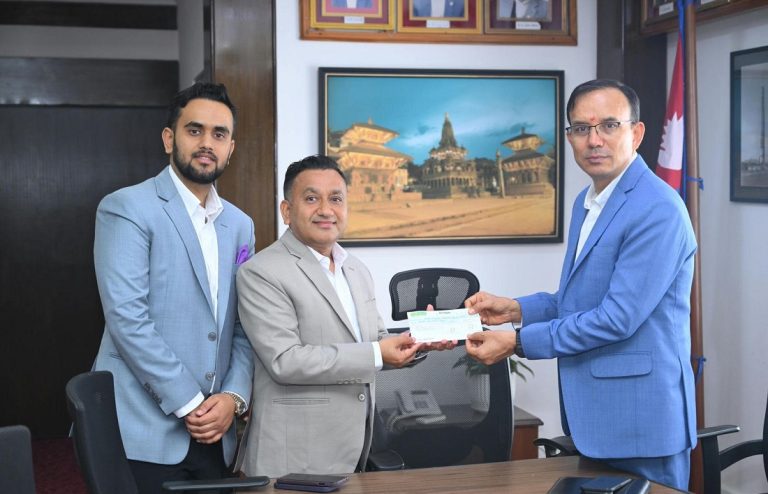 जस्मिन पेन्ट्सद्वारा बाढी प्रभावितका लागि २५ लाख सहयोग