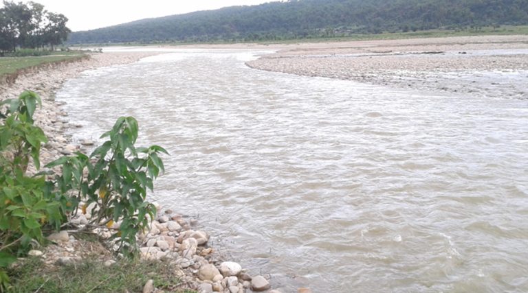 कमला नदीमा बहाव बढ्नसक्ने, सतर्क रहन प्रहरीको आग्रह
