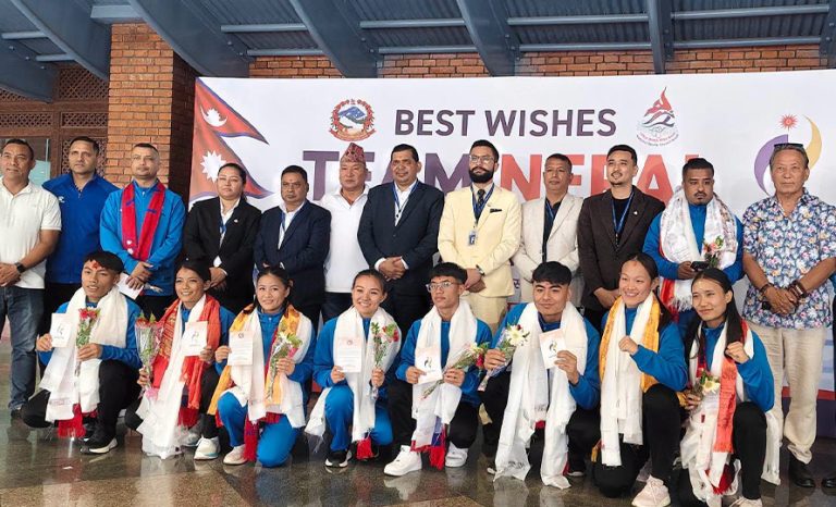 कराते टोलीलाई मन्त्री पोखरेलले भने : नतिजाको तनाव नलिई शतप्रतिशत दिनुस्