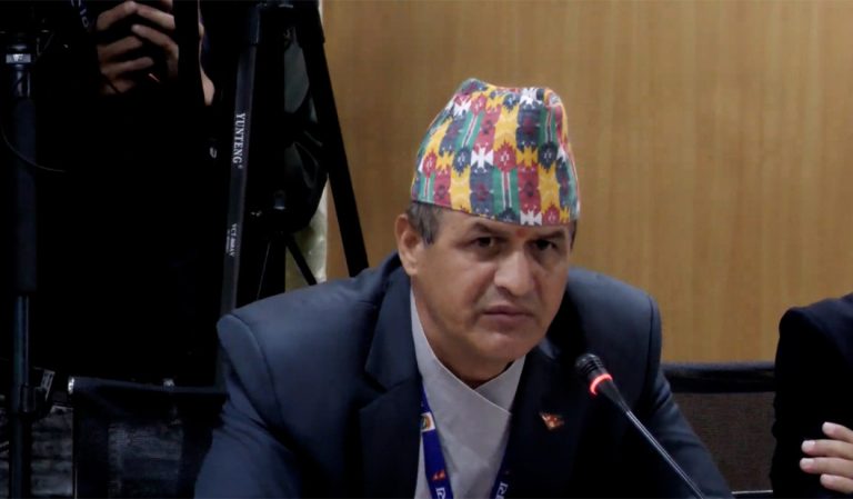 बाढीमा बेपत्ता भएकाहरू जीवित भेट्टिने सम्भावना कम छ, तर उद्धारमा अझै केन्द्रित छौं : गृहसचिव शर्मा