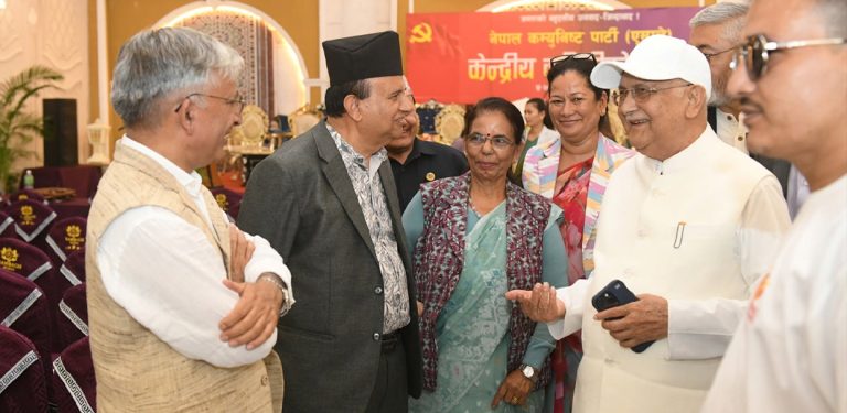 शंकरको लाइन : एमाले सुधार्ने, अध्यक्ष हटाउन नलाग्ने