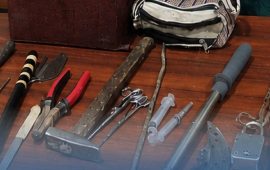 हतियार प्रहार गरेर लुटपाट गर्ने समातिए