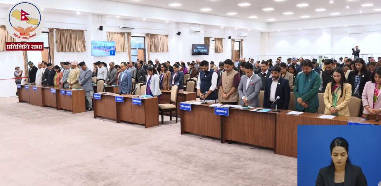 रसुवा बाढीमा मृत्यु भएकाहरू सम्झिएर सांसदहरूले गरे मौनधारण