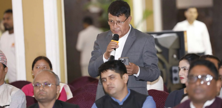 एमाले बैठकमा शाही : जनमत निर्माण केही नेताको आपसी प्रशंसा वा तिखो आलोचनाले हुँदैन