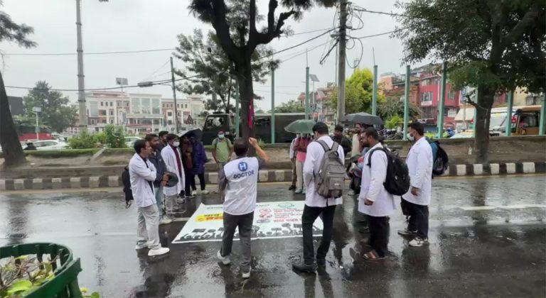 नेशनल मेडिकल कलेजमा आवासीय डाक्टरलाई होस्टल छाड्न उर्दी, भएको के थियो ?